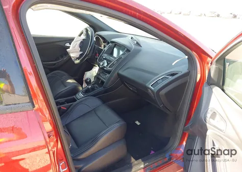 2018 Ford Focus St z USA, uszkodzony, nr VIN 1FADP3L9XJL246049